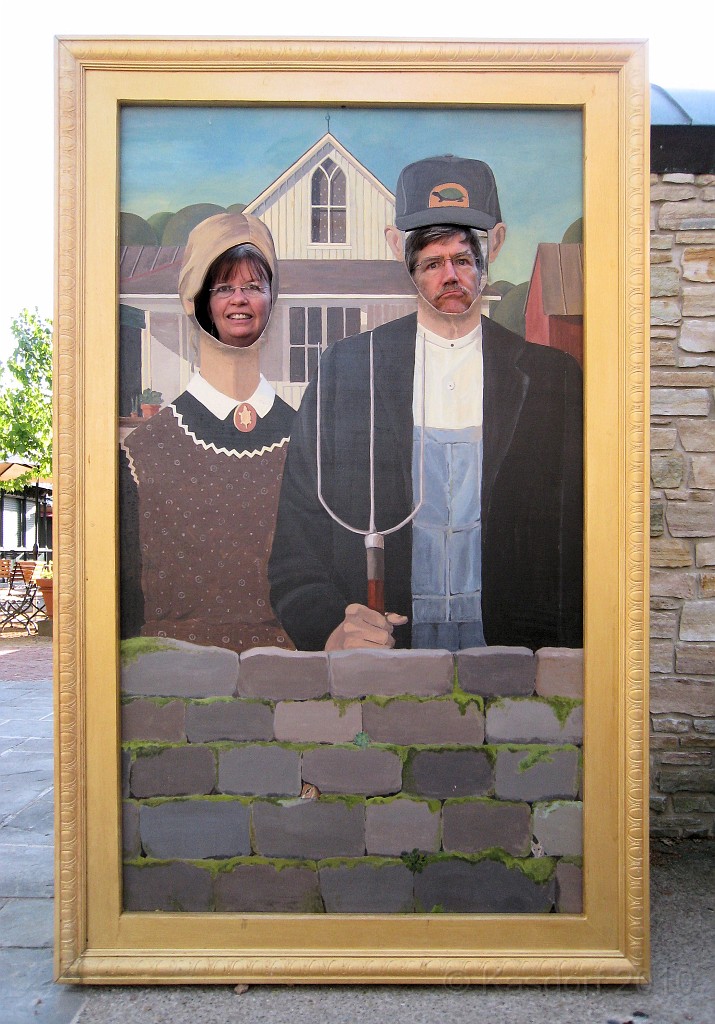 Rock n Roll Hall of Fame 2010 436.jpg - American gothic, or just plain old goth....